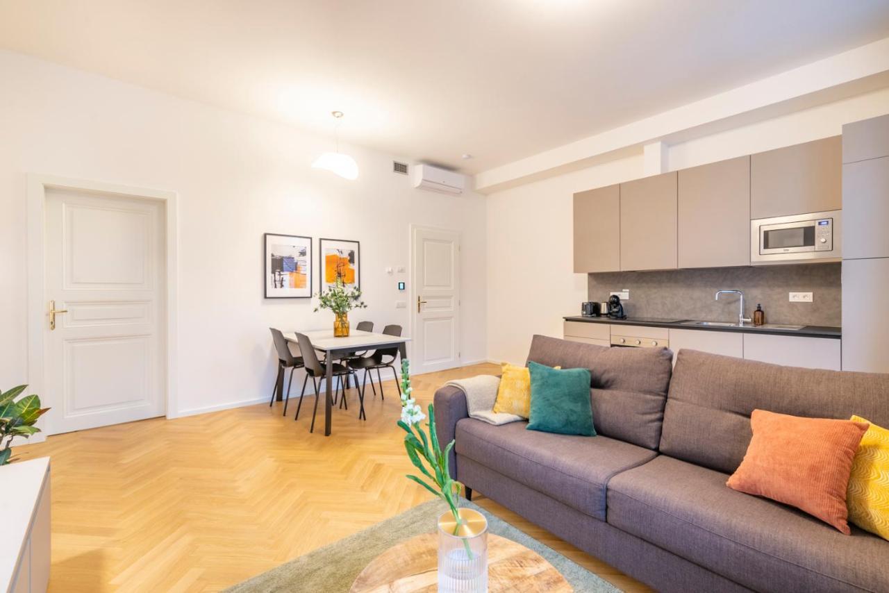 Hotel apartamentowy Petrin Tower 4*