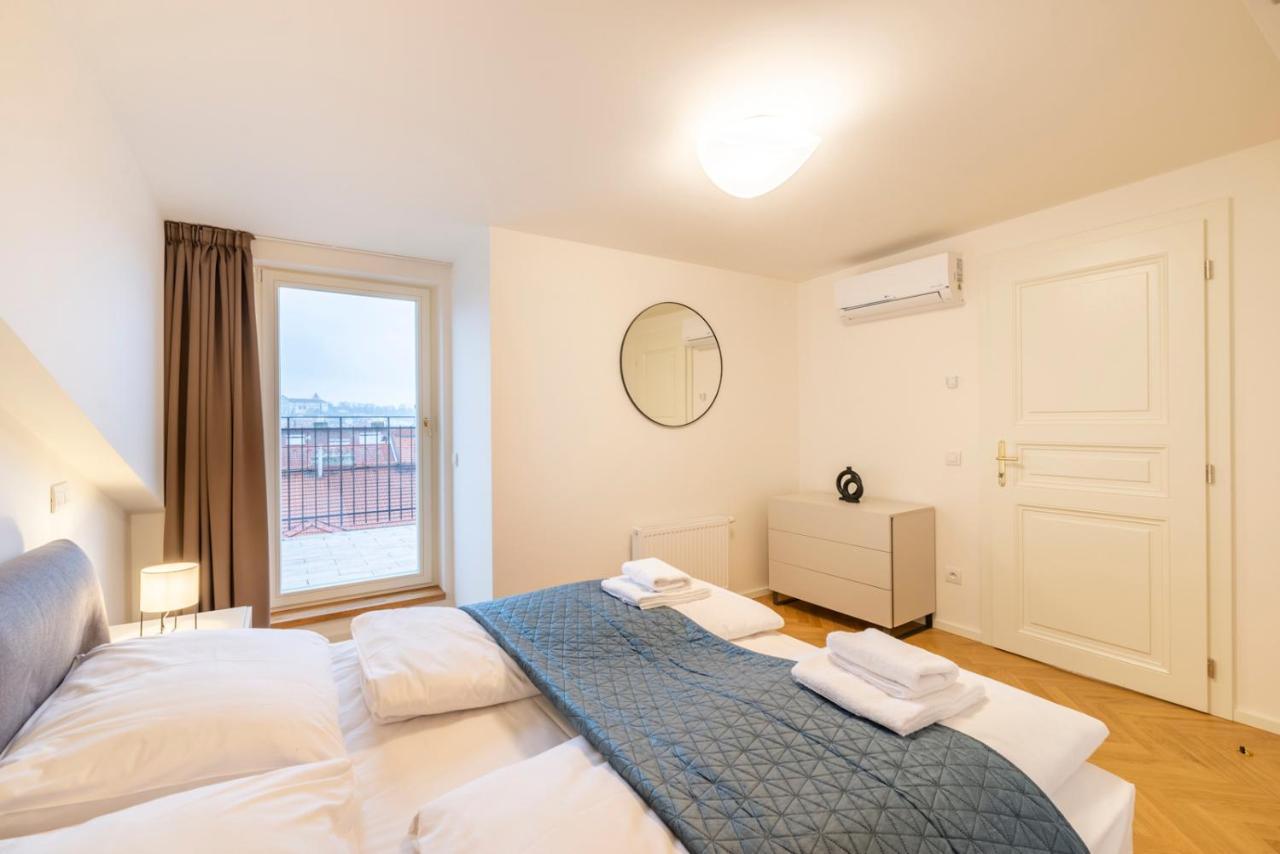 Petrin Tower Hotel apartamentowy 4*