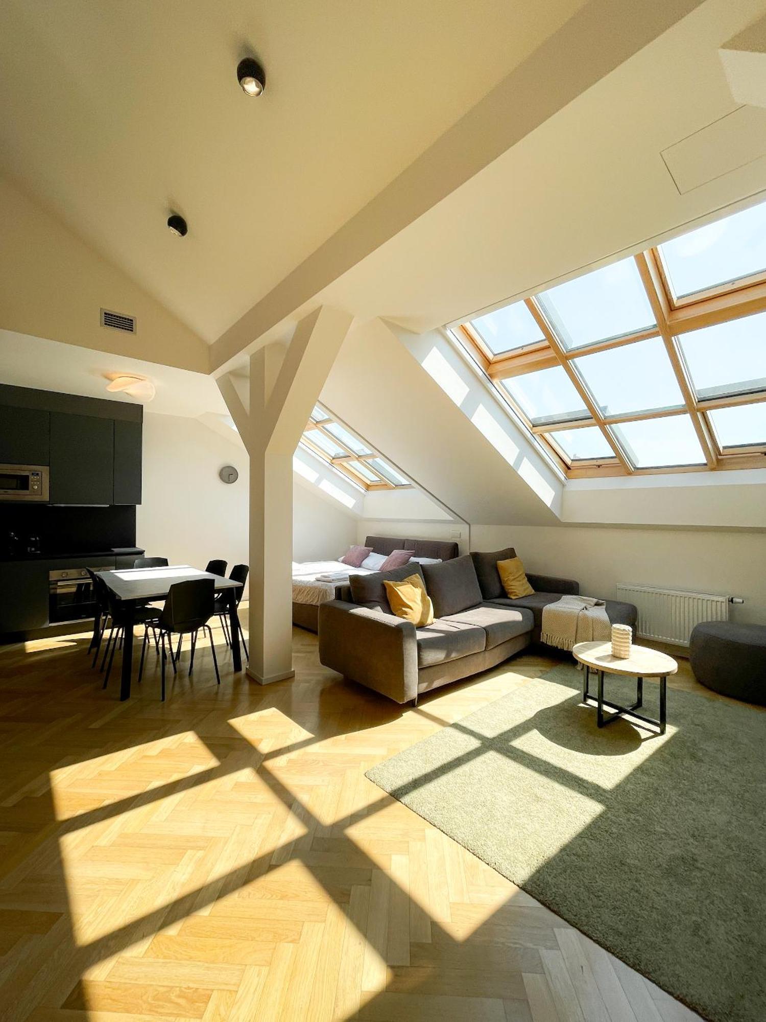 Hotel apartamentowy Petrin Tower 4*