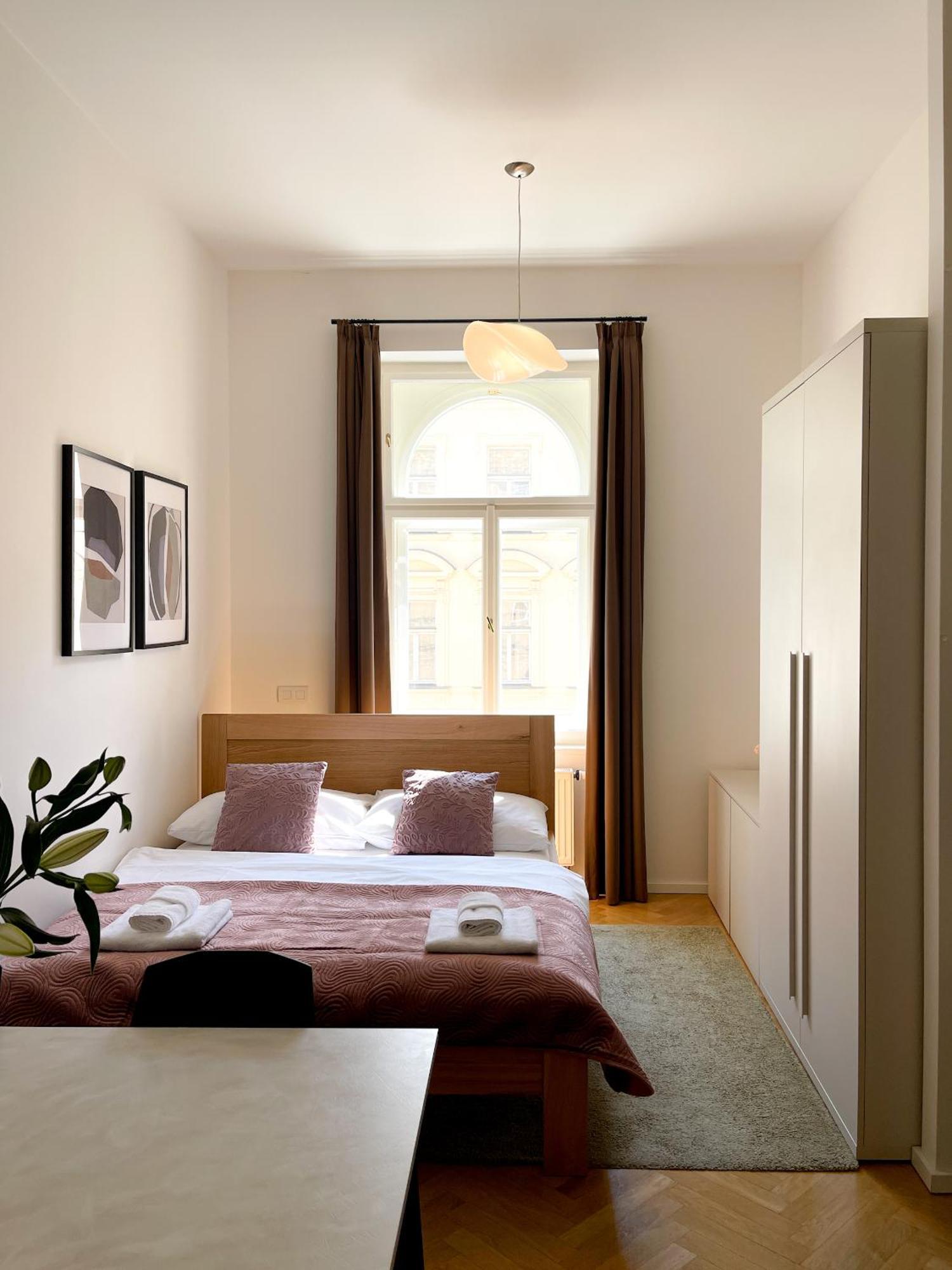 Petrin Tower 4* Praga
